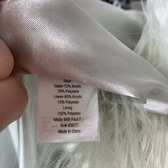 NWOT a.n.a Faux Fur Vest With Fringe Accents - Picture 7 of 7